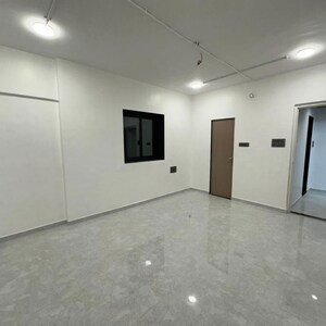 Room in 1 BHK Apartment at Nahars Everest, Yari Road – for Rent