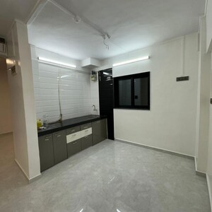 Room in 1 BHK Apartment at Nahars Everest, Yari Road – for Rent