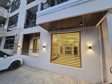 4 BHK Builder Floor For Rent in Sector 11