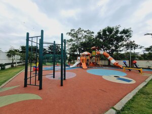 Swimming Pool in 3 BHK Apartment at Pashmina Waterfront, Old Madras Road – for Rent