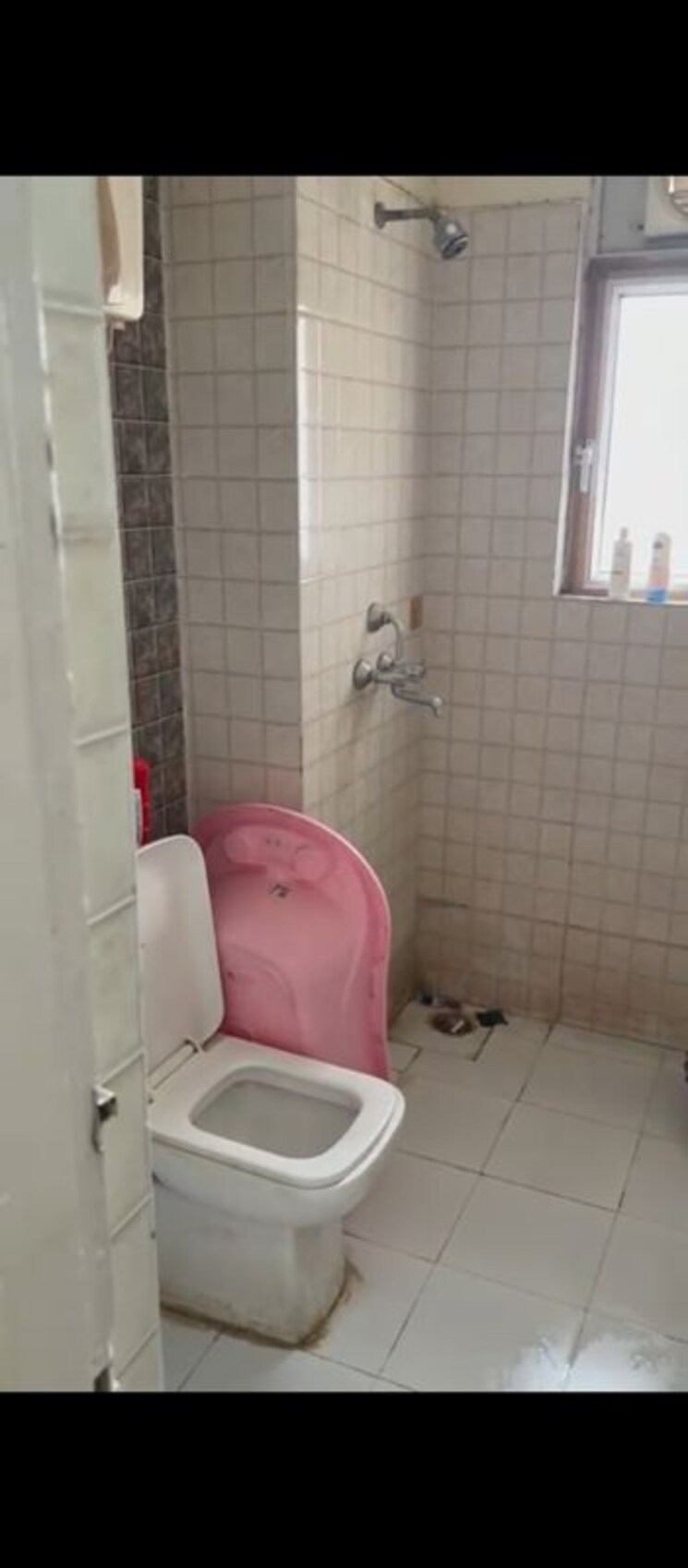 Bathroom, nirala-greenshire-phase-i 3 Bedroom 1470 Sq.Ft. Apartment In Patwari Greater Noida 9840377