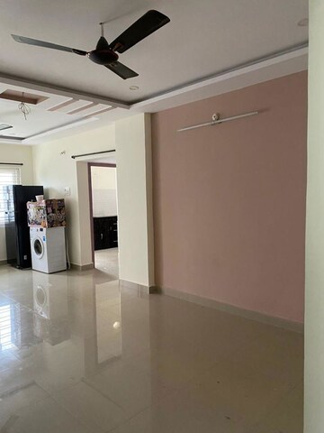 Room in 1 BHK Apartment at Urbana Hyde Park, Kondapur – for Sale