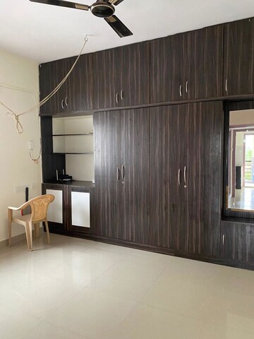 Room in 1 BHK Apartment at Urbana Hyde Park, Kondapur – for Sale