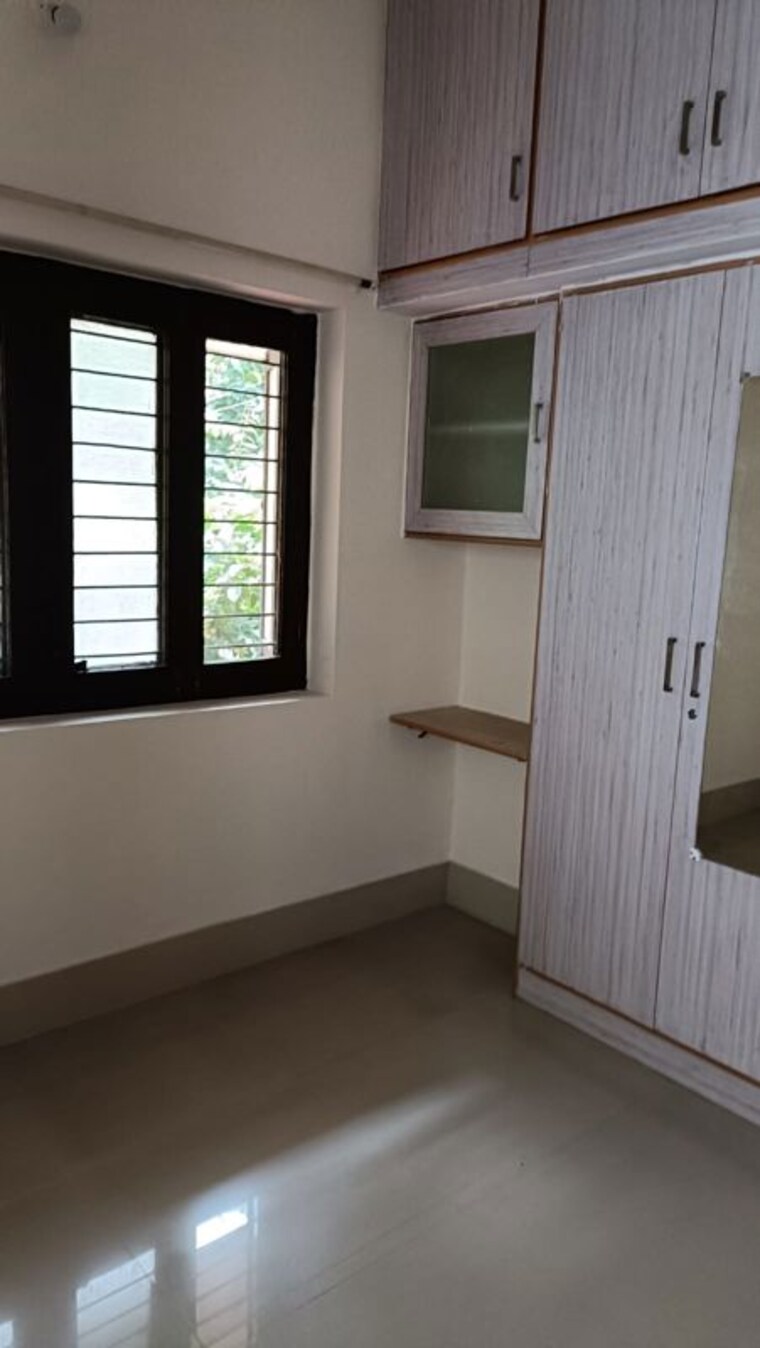 Room, koramangala 2 Bedroom 1200 Sq.Ft. Independent House In Koramangala Bangalore 9840429