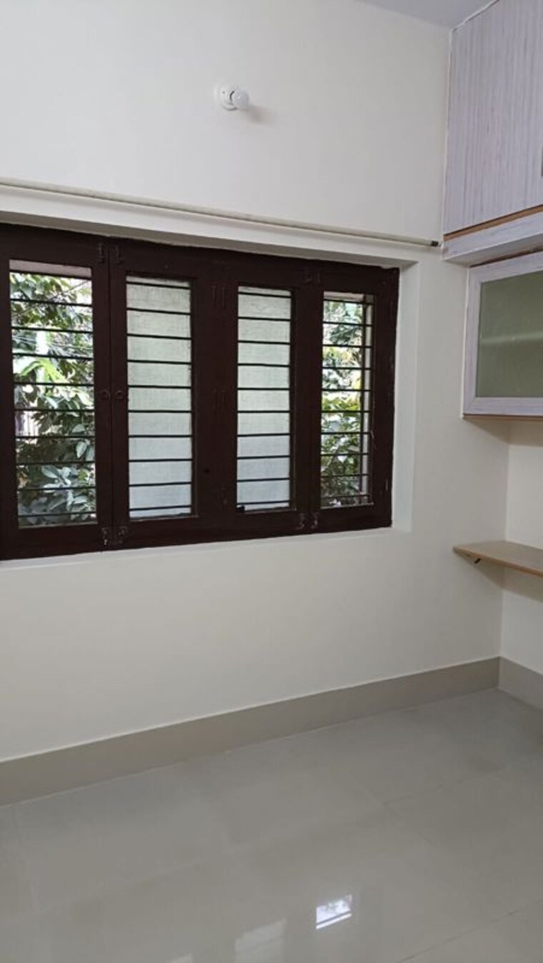 Room, koramangala 2 Bedroom 1200 Sq.Ft. Independent House In Koramangala Bangalore 9840429