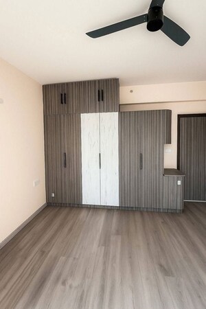 Room in 2 BHK Apartment at Hero Homes Gurgaon, Sector 104 – for Rent