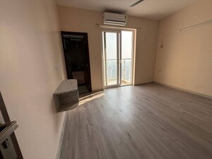 Room in 2 BHK Apartment at Hero Homes Gurgaon, Sector 104 – for Rent