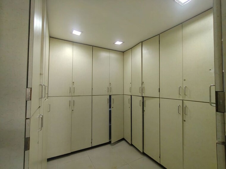 Room, akshar-business-park Commercial Office Space 1200 Sq.Ft. In Vashi Sector 19f Navi Mumbai 9840435