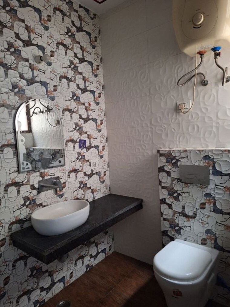 Bathroom, ansal-plaza-sector-23 3 Bedroom 2400 Sq.Ft. Builder Floor In Sector 23 Gurgaon 9840458