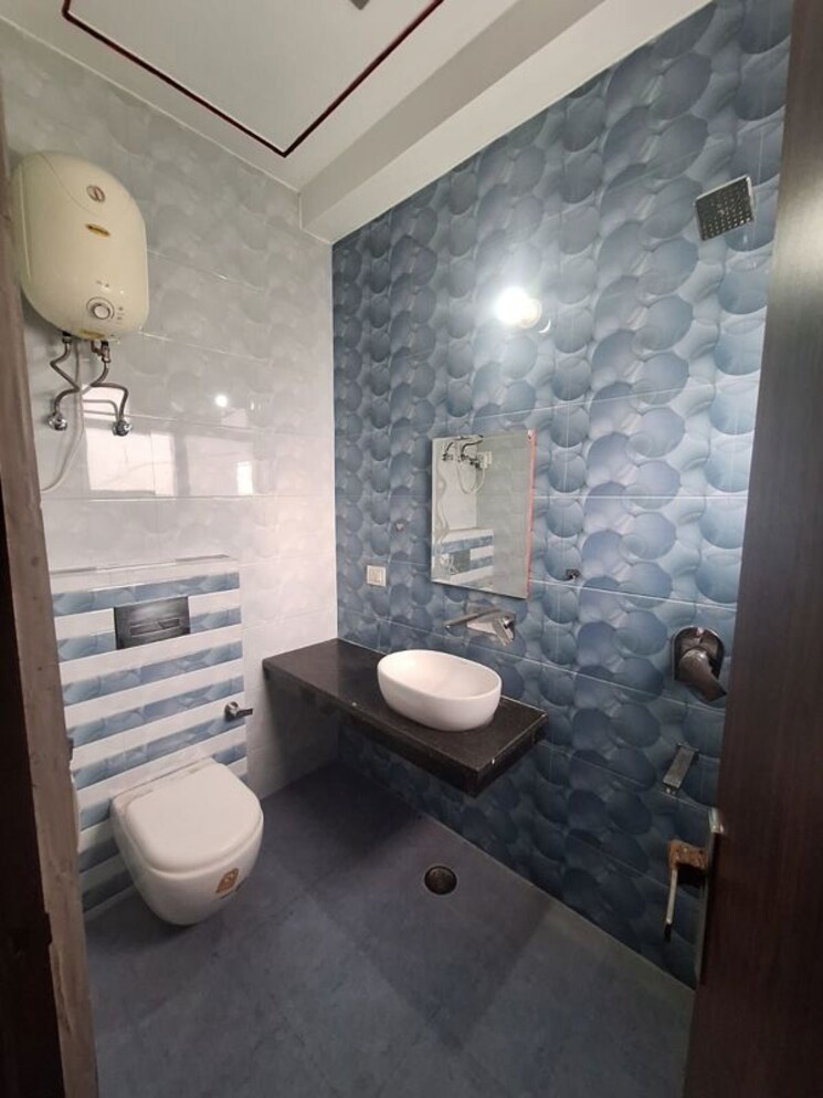 Bathroom, ansal-plaza-sector-23 3 Bedroom 2400 Sq.Ft. Builder Floor In Sector 23 Gurgaon 9840458