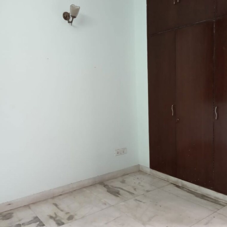 Room, savitri nagar 3 Bedroom 1201 Sq.Ft. Apartment In Savitri Nagar Delhi 9840459