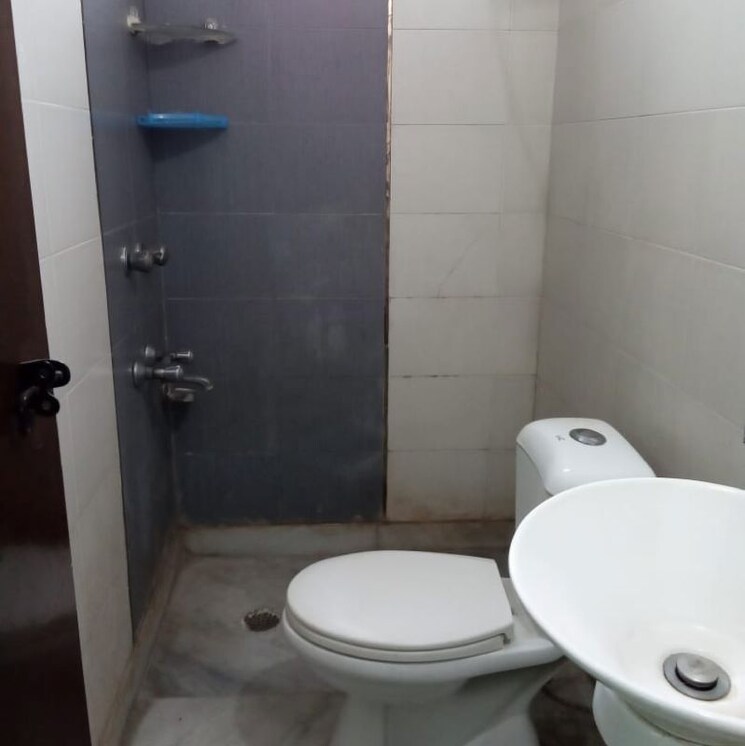 Bathroom, savitri nagar 3 Bedroom 1200 Sq.Ft. Apartment In Savitri Nagar Delhi 9840466