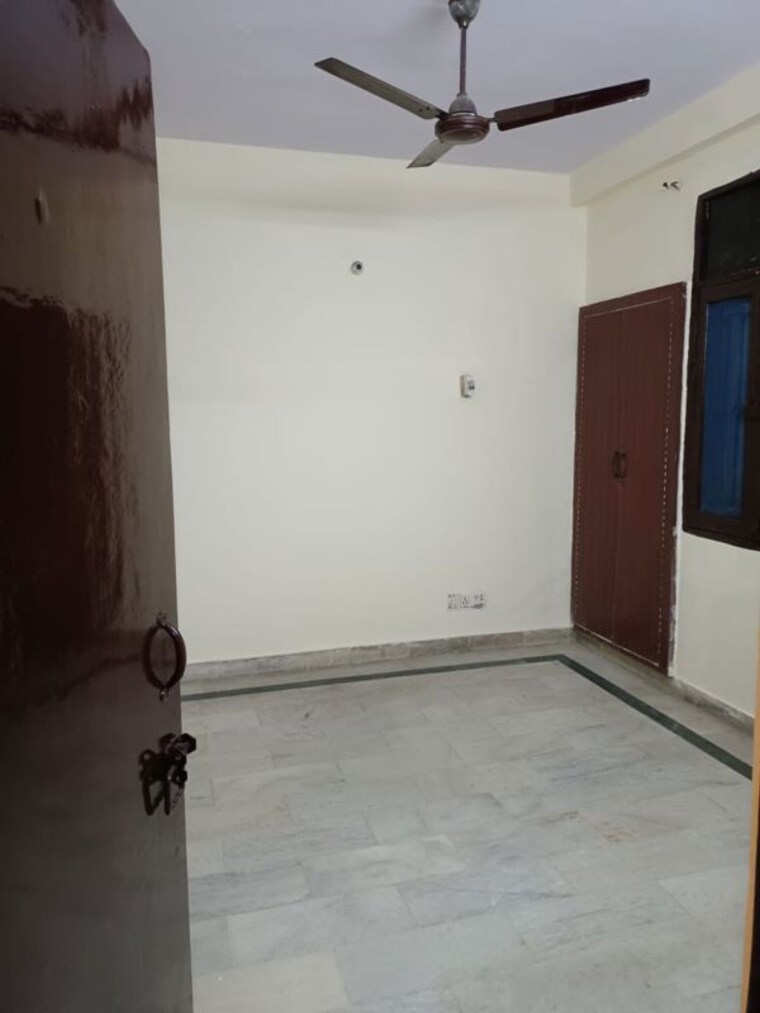 Room, shalimar garden 3 Bedroom 1400 Sq.Ft. Builder Floor In Shalimar Garden Ghaziabad 9840486