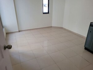 Room in 3 BHK Apartment at Rohan Garima Phase II, Model Colony – for Rent