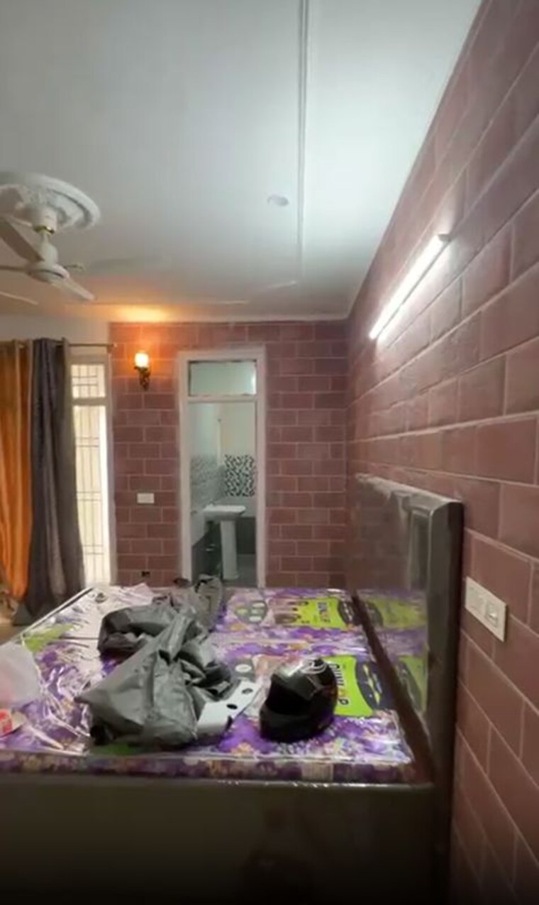 Room, kharar banur road 3 Bedroom 1800 Sq.Ft. Apartment In KharaR Banur Road Chandigarh 9833829