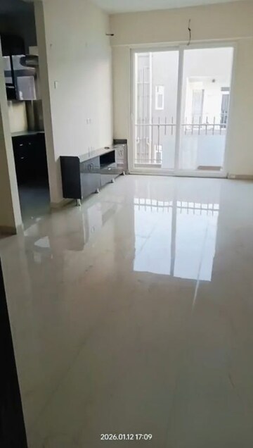 Room in 2.5 BHK Apartment at Smart World Gems, Sector 89 – for Rent