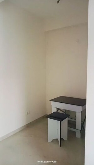 Room in 2.5 BHK Apartment at Smart World Gems, Sector 89 – for Rent