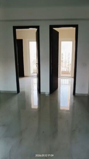 Room in 2.5 BHK Apartment at Smart World Gems, Sector 89 – for Rent