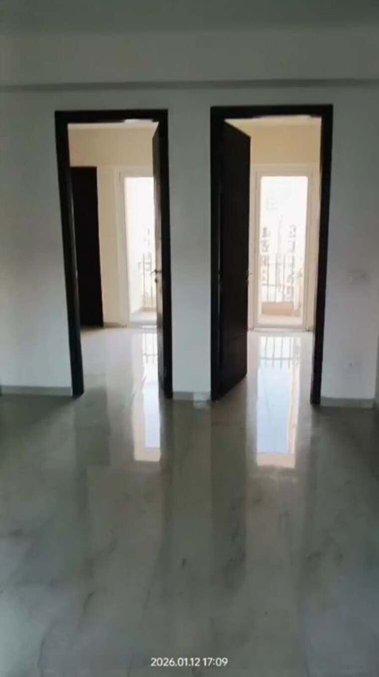 Room, smart-world-gems 2.5 Bedroom 2000 Sq.Ft. Apartment In Sector 89 Gurgaon 9840541