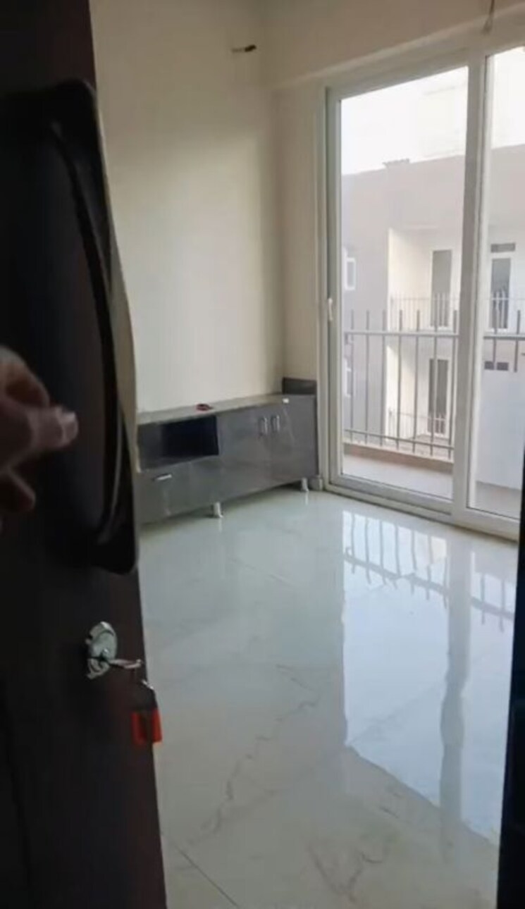 Bathroom, smart-world-gems 2.5 Bedroom 2000 Sq.Ft. Apartment In Sector 89 Gurgaon 9840541