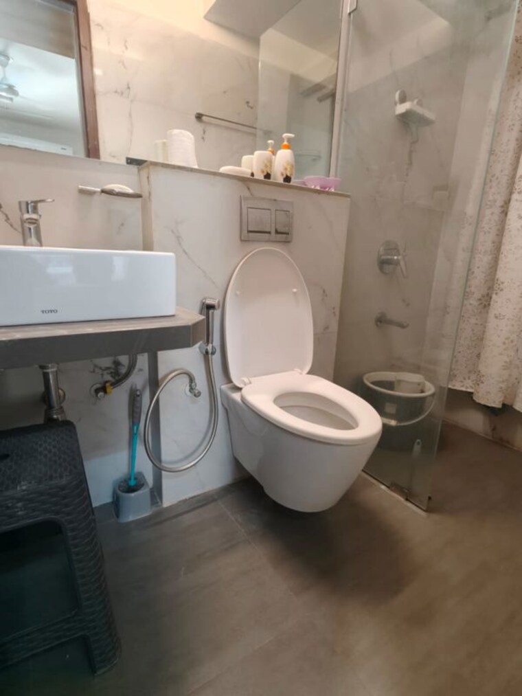 Bathroom, kabra-centroid 3 Bedroom 1031 Sq.Ft. Apartment In Santacruz East Mumbai 9840554