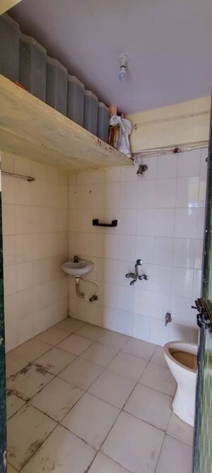 Bathroom in 2 BHK Apartment at Summit Apartment, Goregaon East – for Sale