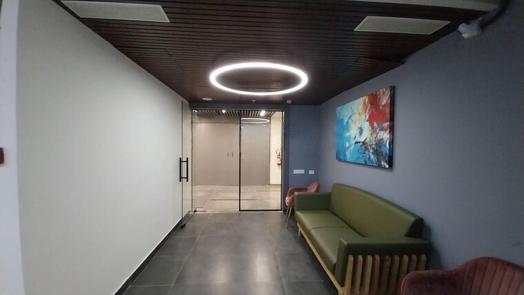 Common Area, aundh Commercial Office Space 7600 Sq.Ft. In Aundh Pune 9840582