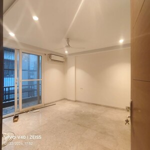 Room in 3 BHK Builder Floor at Ansal Sushant Apartments, Sushant Lok I – for Rent