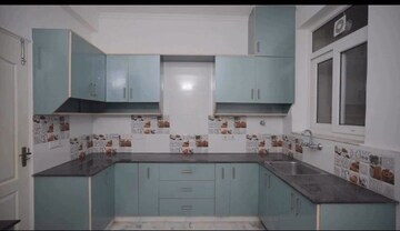 Kitchen in 3 BHK Apartment at DLF City Phase IV, Dlf Phase iv – for Rent