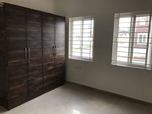 Room in 3 BHK Villa at Modi Villa Orchids, Kowkoor – for Rent