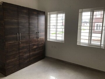 Room in 3 BHK Villa at Modi Villa Orchids, Kowkoor – for Rent