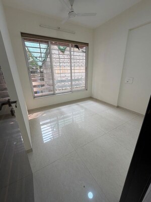 Room in 2.5 BHK Apartment at Meena Parvati Sadan, Chembur – for Rent