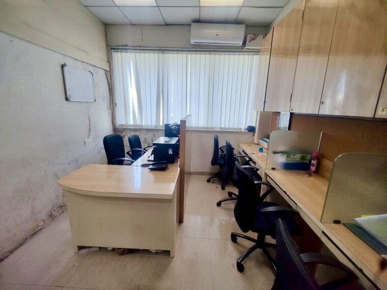 Team Area, kane-plaza Commercial Office Space 400 Sq.Ft. In Malad West Mumbai 9840789