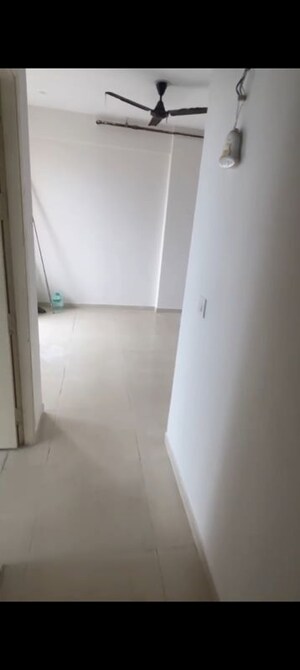 Room in 3 BHK Apartment at Signature Global City 81, Sector 81 – for Sale