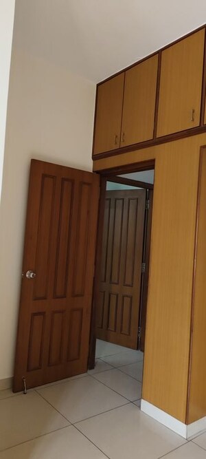 Room in 2 BHK Apartment at Cambridge Layout – for Rent