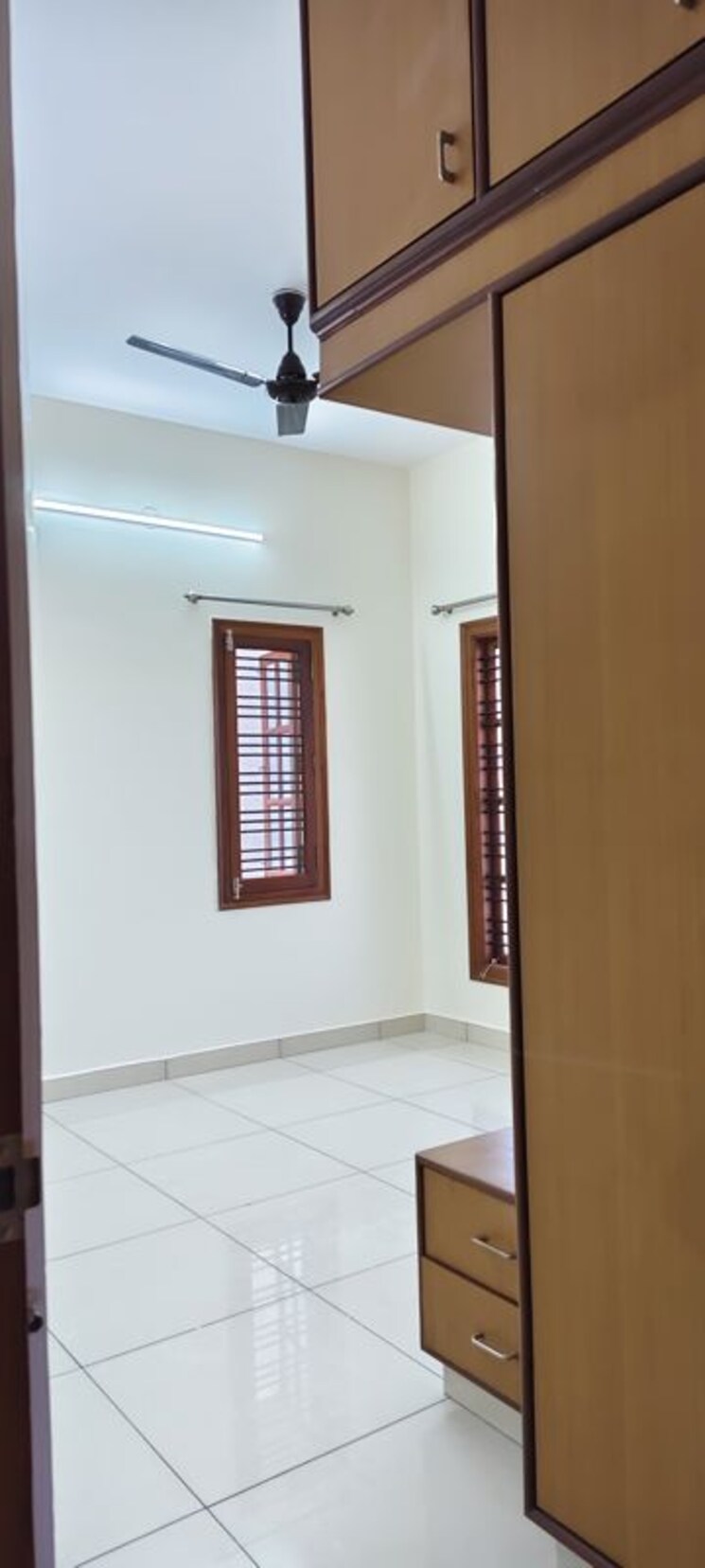 Room, cambridge layout 2 Bedroom 1200 Sq.Ft. Apartment In Cambridge Layout Bangalore 9840834