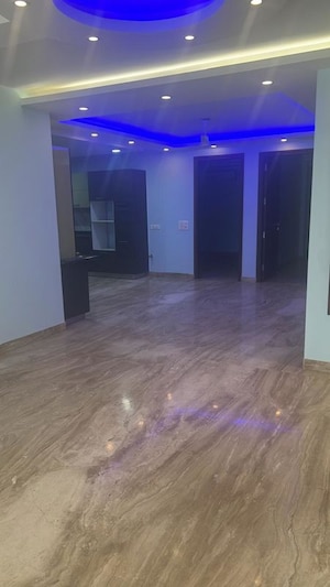 Room in 3 BHK Builder Floor at Greater Kailash ii – for Rent