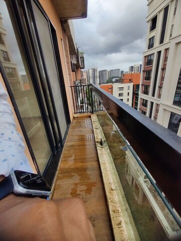 Balcony in 4 BHK Apartment at Shankar Vilas CHS, Chembur – for Sale