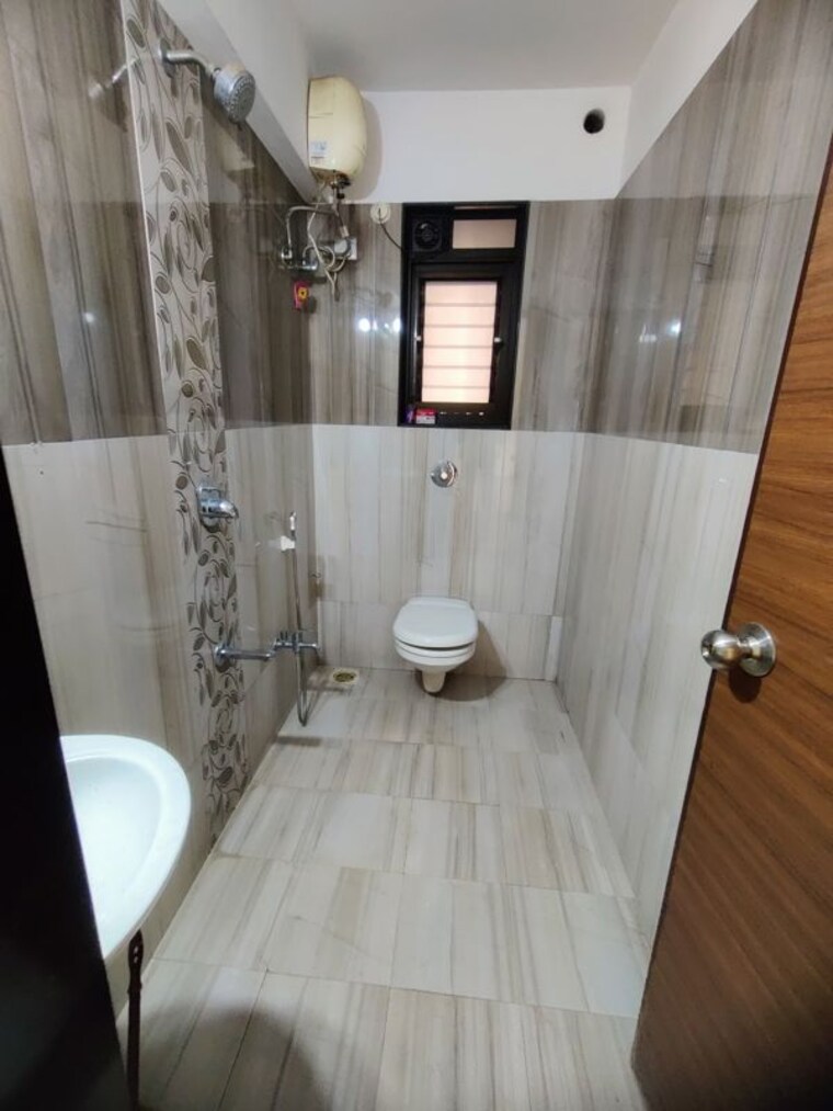 Bathroom, shankar-vilas-chs 4 Bedroom 2145 Sq.Ft. Apartment In Chembur Mumbai 9840825