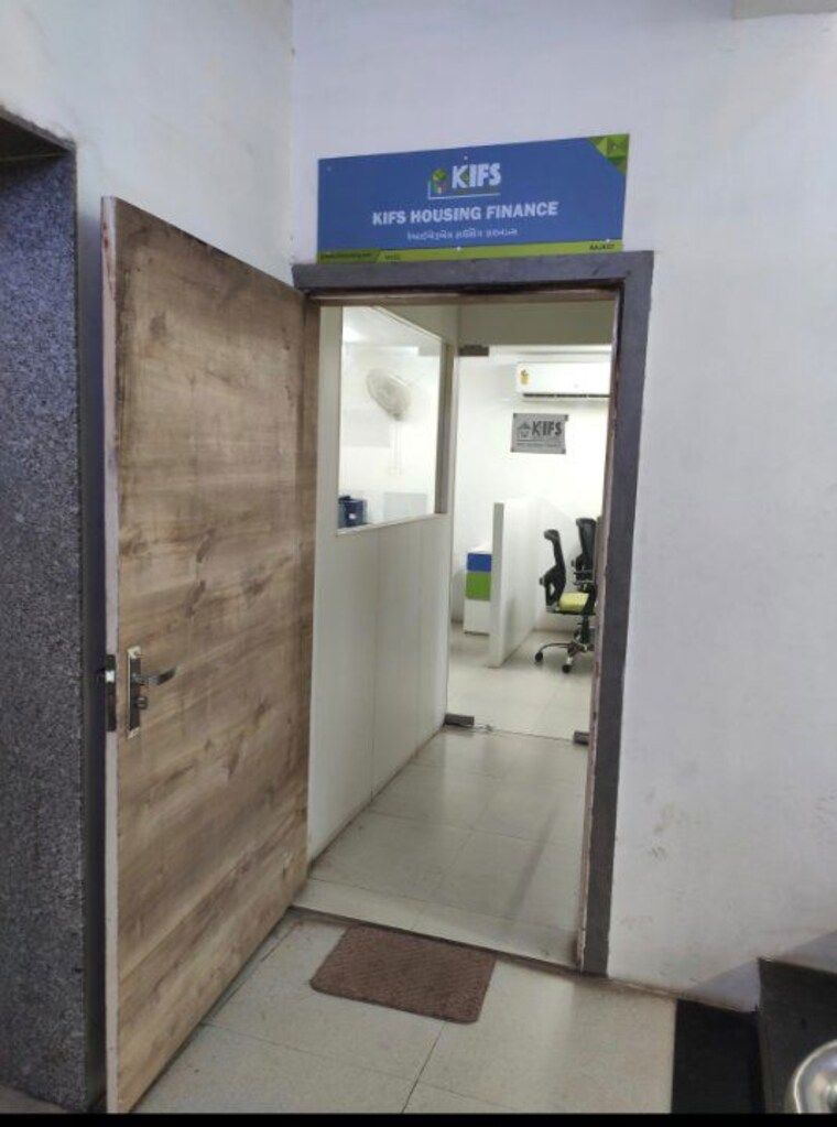 undefined, rajputpara Commercial Office Space 450 Sq.Ft. In Rajputpara Rajkot 9829307