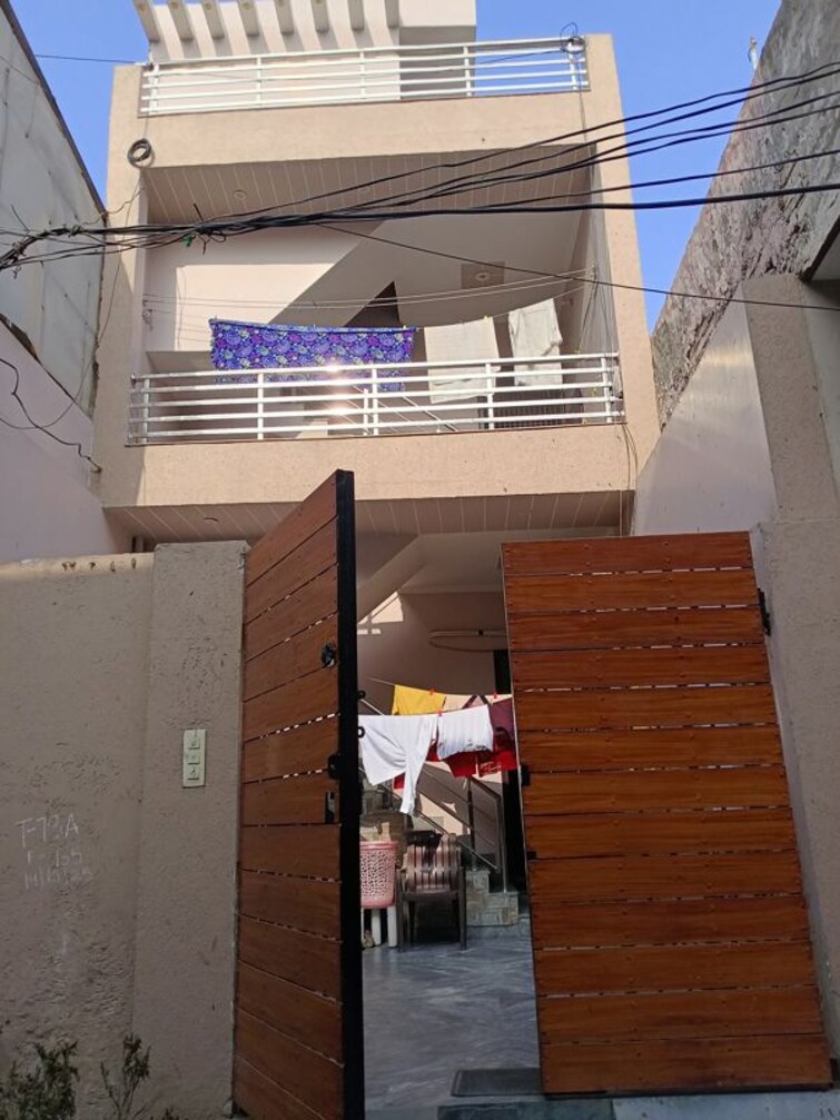Cover Image, madanpuri 2 Bedroom 100 Sq.Yd. Independent House In Madanpuri Gurgaon 9840914
