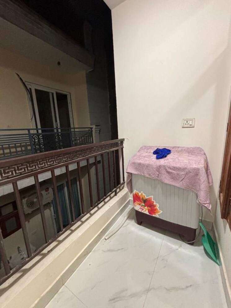 Balcony, saket 1 Bedroom 445 Sq.Ft. Builder Floor In Saket Delhi 9840966