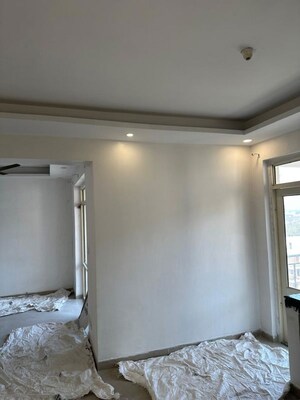 Room in 3 BHK Apartment at ERA Redwood Residency, Sector 78 – for Sale