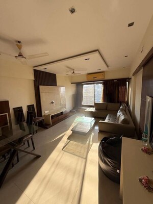 2 BHK Apartment For Rent in Blue Sea, Juhu
