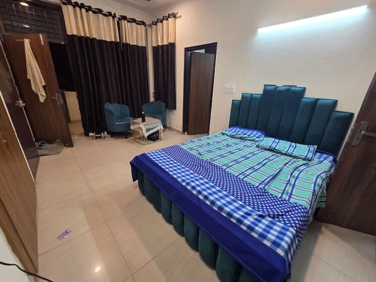 Bedroom, sushant lok ii 2.5 Bedroom 204 Sq.Yd. Builder Floor In Sushant Lok ii Gurgaon 9841014