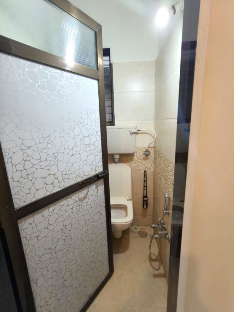 Bathroom, mandapeshwar 2 Bedroom 710 Sq.Ft. Apartment In Mandapeshwar Mumbai 9841052