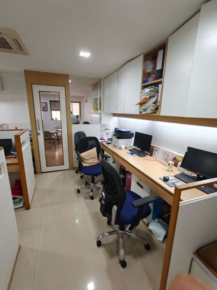 Team Area, nariman point Commercial Office Space 528 Sq.Ft. In Nariman Point Mumbai 9841063