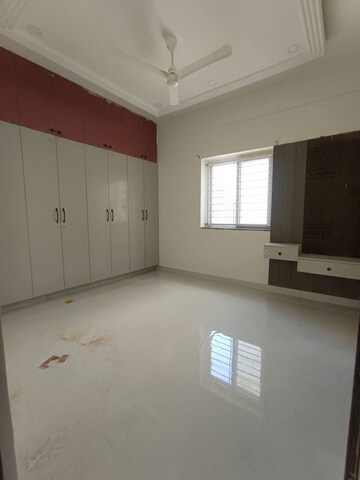 Room in 2 BHK Apartment at Kondapur – for Rent