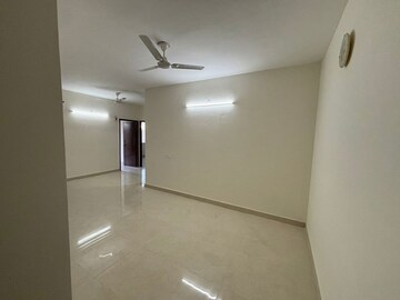 Room in 3 BHK Apartment at GLS Avenue 81, Sector 81 – for Sale