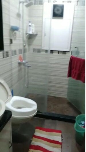 Bathroom in 4 BHK Apartment at Kritika Solitaire, Chembur – for Sale